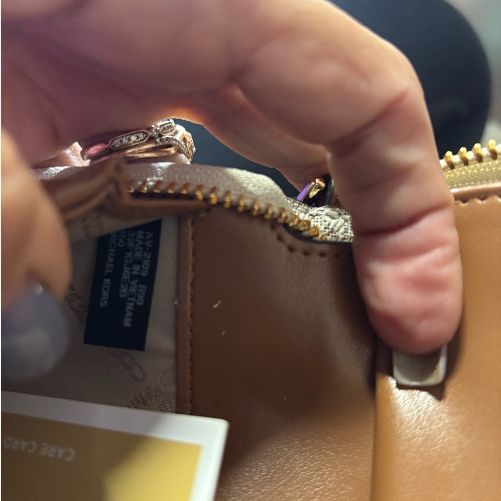 Michael Kors Jet Set Vanilla Wallet/Wristlet - Picture 2 of 8